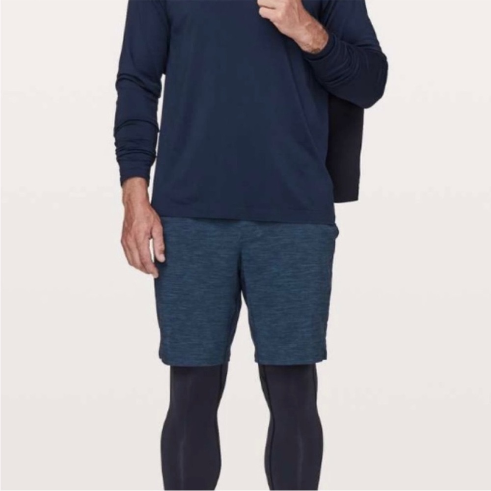 Lululemon T.H.E. Short *Linerless 9"
Heather Allover Iron Blue True Navy